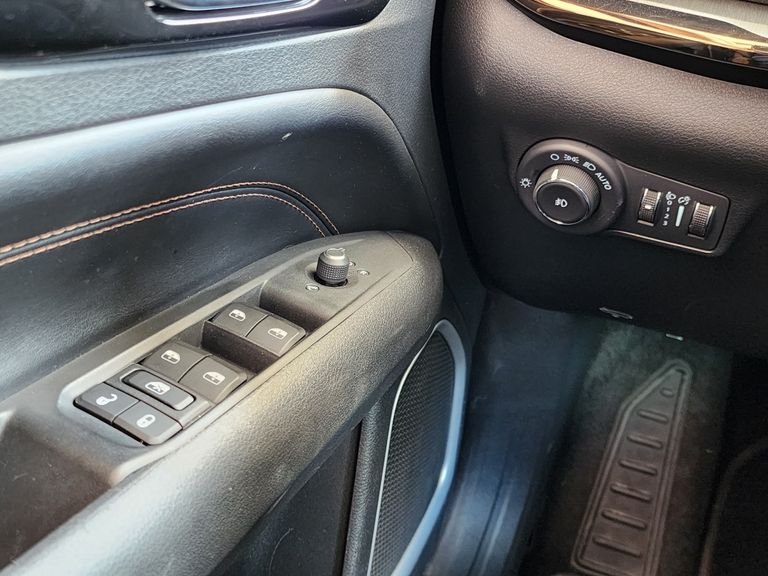 Jeep Commander Limited TD380 2.0 4x4 Die.Aut.