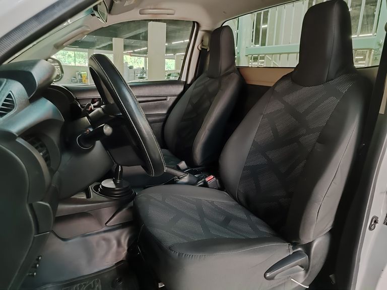 Toyota Hilux Chassi 4x4 2.8 TDI Diesel Mec.