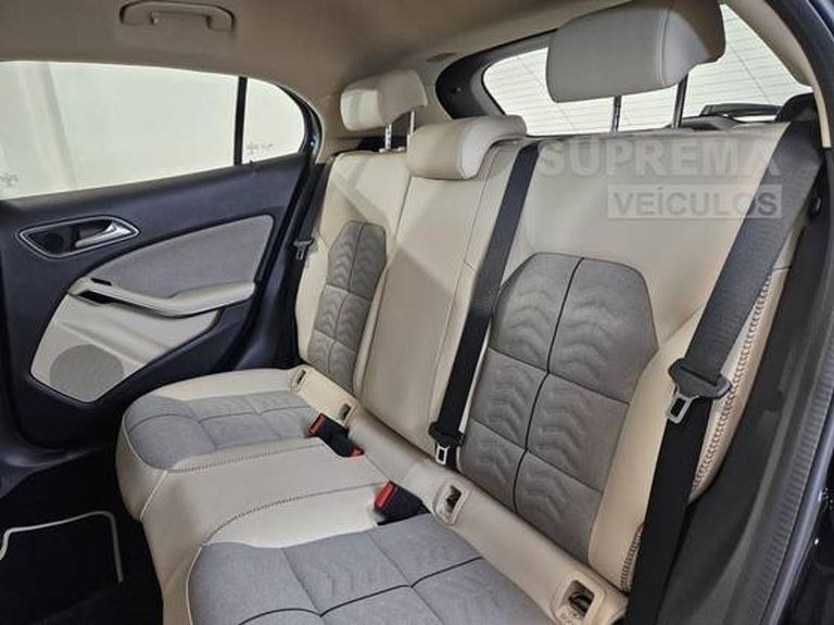 Mercedes 1.6 CGI FLEX STYLE 7G-DCT