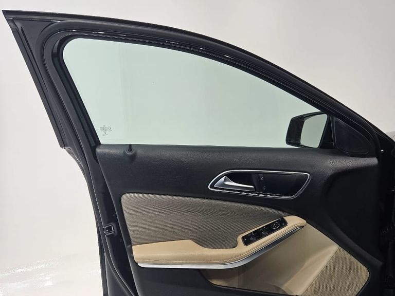 Mercedes GLA 200 Style 1.6 TB 16V/Flex Aut.