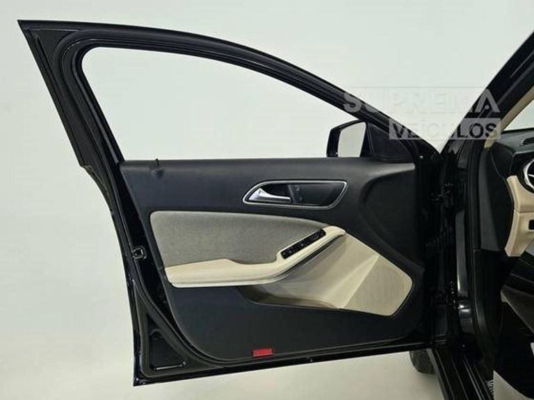 Mercedes 1.6 CGI FLEX STYLE 7G-DCT