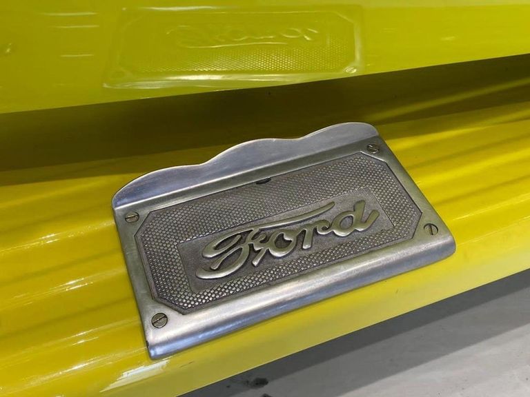 Ford V8 GASOLINA 2P MANUAL