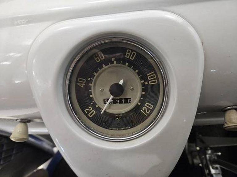 Volkswagen 1.5 LUXO 8V GASOLINA 3P MANUAL