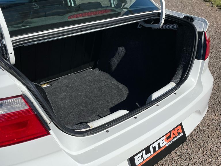 VolksWagen VOYAGE 1.6 MSI Flex 8V 4p