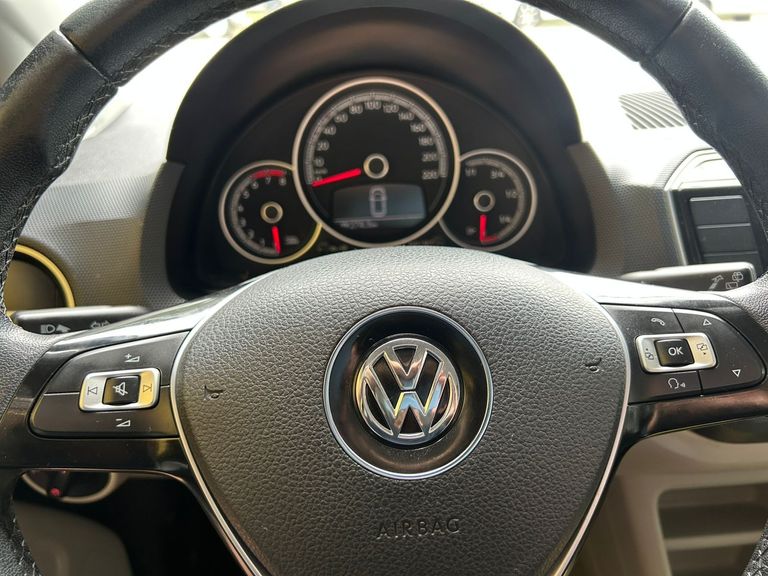 VolksWagen up! move 1.0 TSI Total Flex 12V 5p