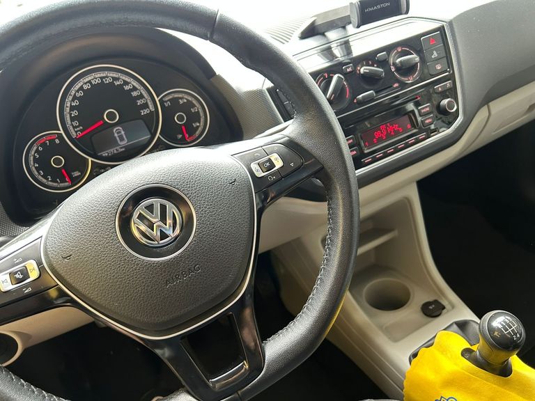 VolksWagen up! move 1.0 TSI Total Flex 12V 5p
