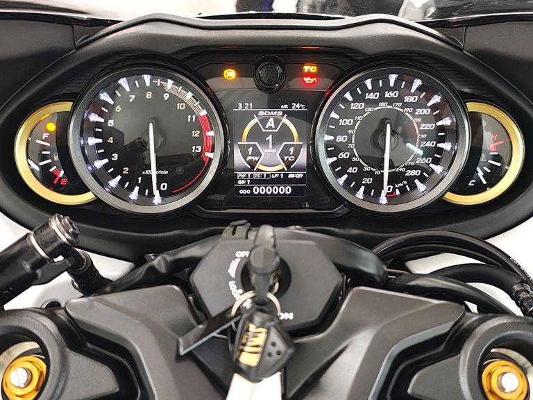 SUZUKI GSX 1300-R HAYABUSA