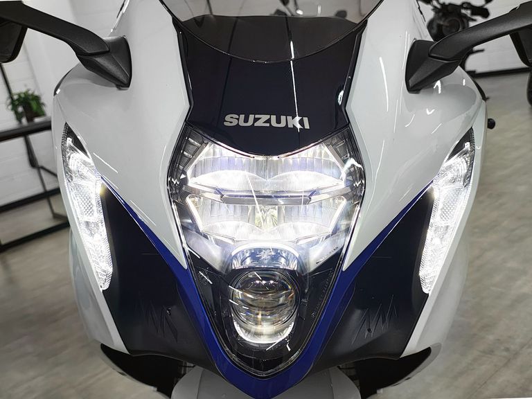 SUZUKI GSX 1300-R HAYABUSA