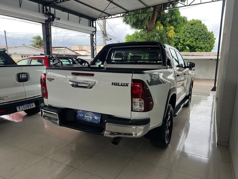 Toyota Hilux CD SR CHALL. 4x4 2.8 TDI Dies Aut.