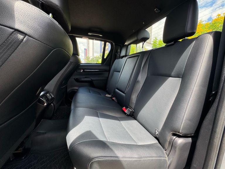 Toyota Hilux CD SRX 4x4 2.8 TDI 16V Diesel Aut.