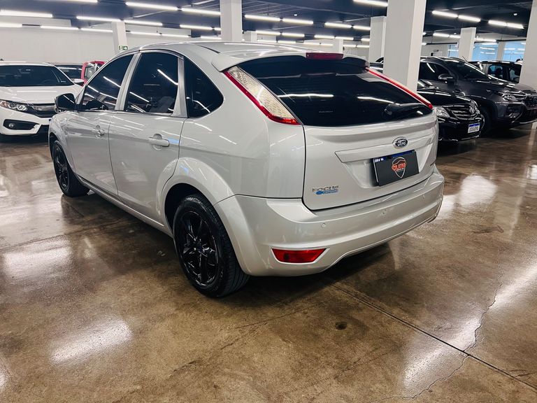 Ford Focus 2.0 16V/ 2.0 16V Flex 5p