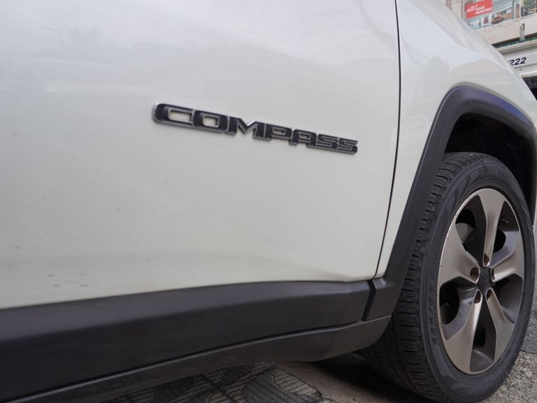 Jeep COMPASS LONGITUDE 2.0 4x2 Flex 16V Aut.