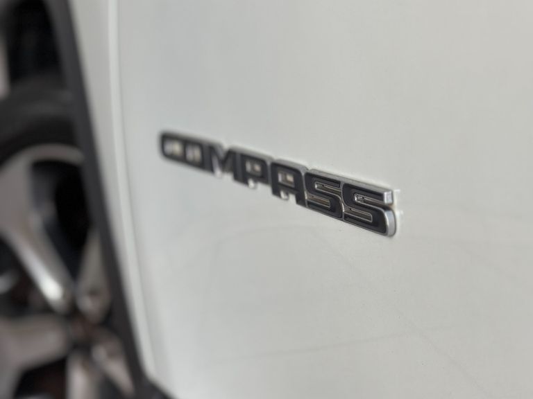 Jeep COMPASS LONGITUDE 2.0 4x2 Flex 16V Aut.