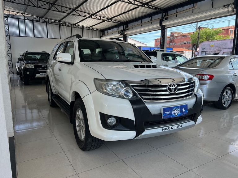Toyota Hilux SW4 SR D4-D 4x4 3.0 TDI Dies. Aut