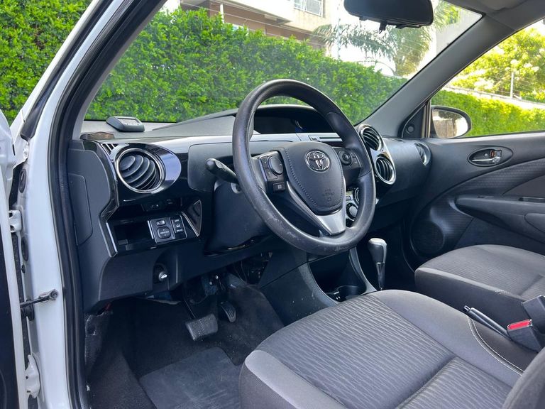 Toyota ETIOS XS 1.5 Flex 16V 5p Aut.