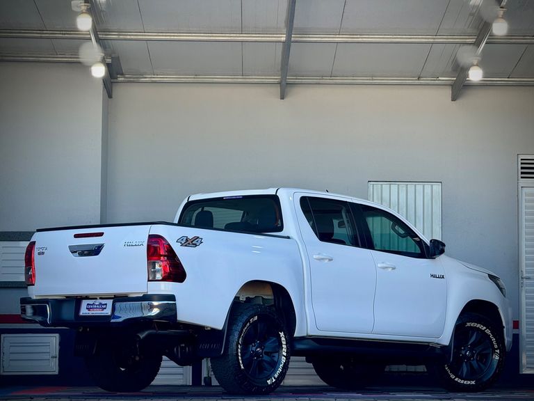 Toyota Hilux CD SR 4x4 2.8 TDI Diesel Aut.