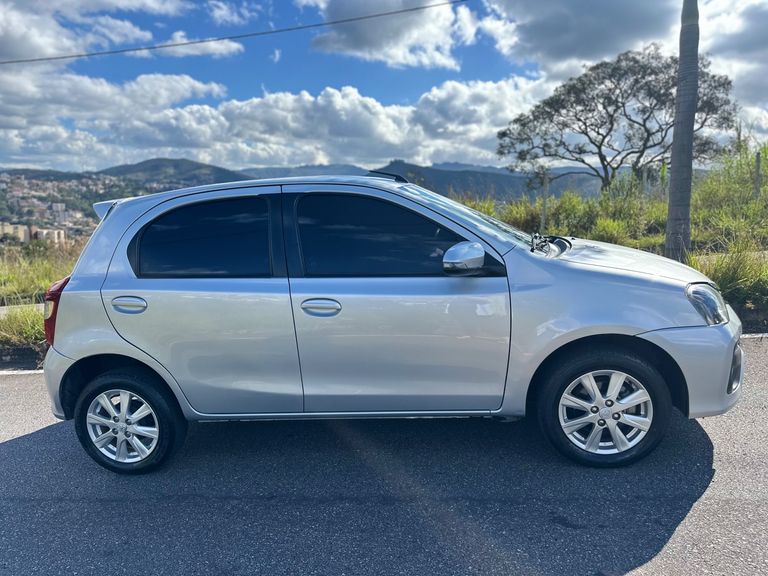 Toyota ETIOS X Plus 1.5 Flex 16V 5p Aut.