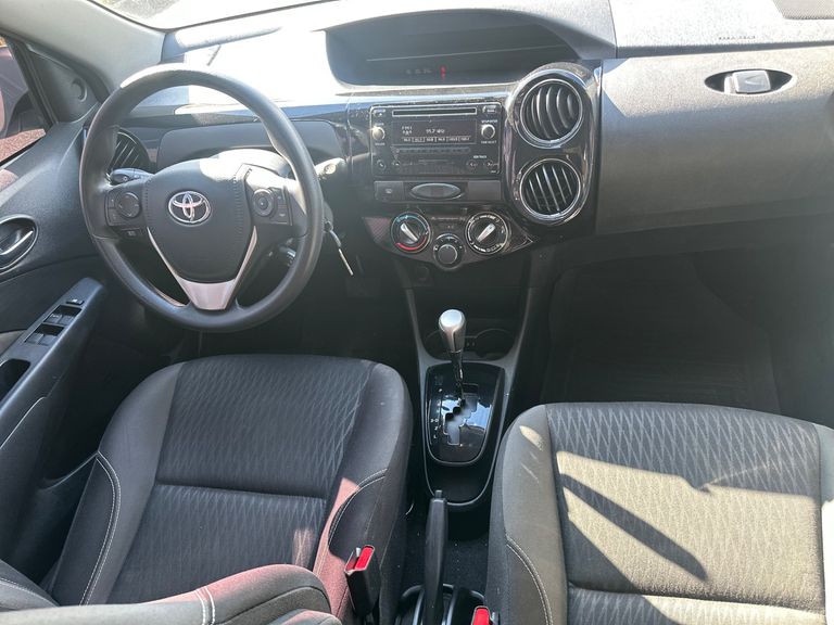 Toyota ETIOS X Plus 1.5 Flex 16V 5p Aut.