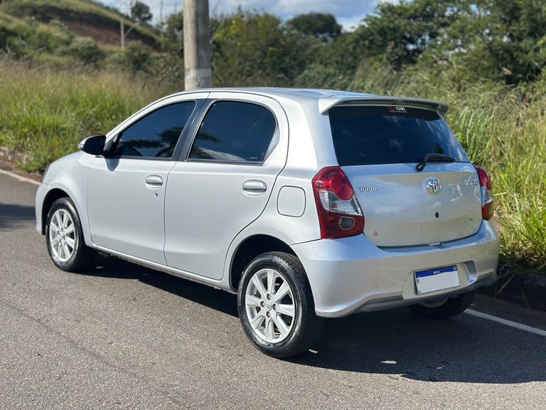 Toyota ETIOS X Plus 1.5 Flex 16V 5p Aut.