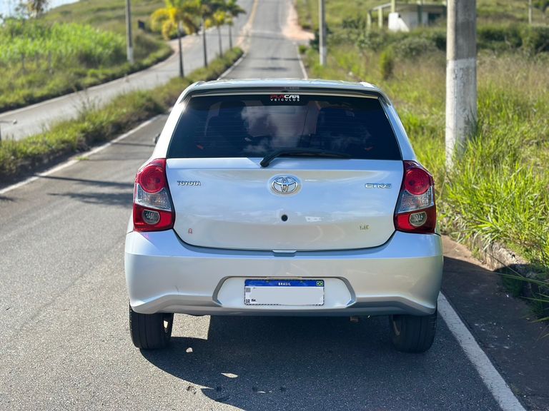 Toyota ETIOS X Plus 1.5 Flex 16V 5p Aut.