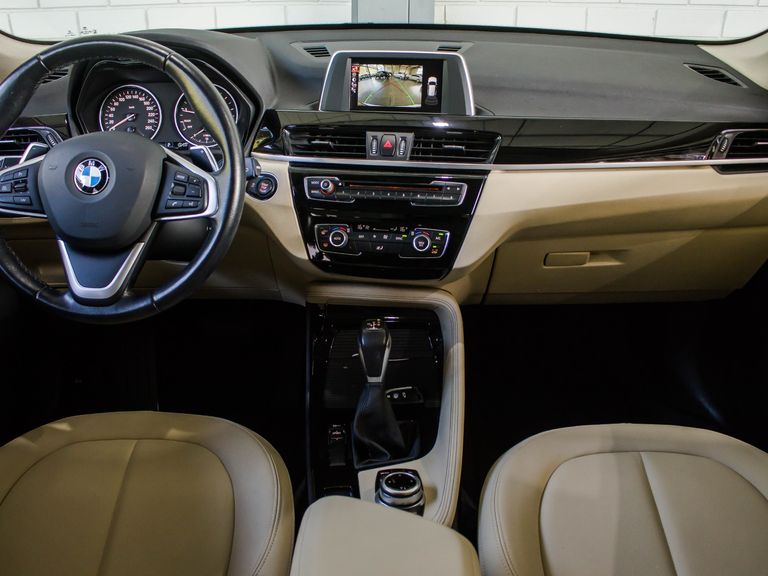 BMW X1 SDRIVE 20i X-Line 2.0 TB Active Flex