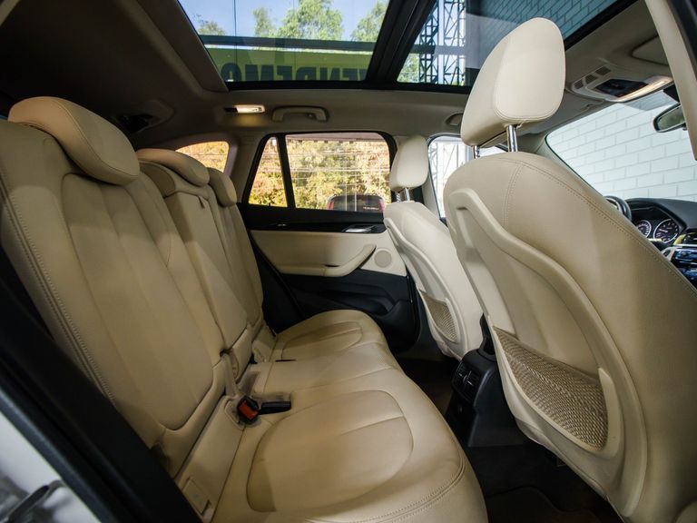 BMW X1 SDRIVE 20i X-Line 2.0 TB Active Flex
