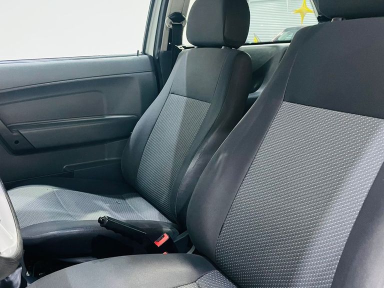 VolksWagen Gol (novo) 1.0 Mi Total Flex 8V 2p