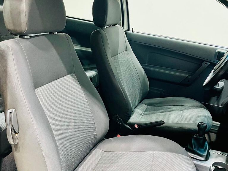 VolksWagen Gol (novo) 1.0 Mi Total Flex 8V 2p