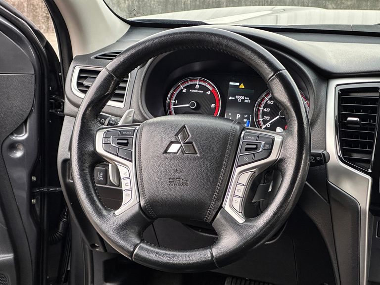 Mitsubishi L200 Triton Sport HPE-S 2.4 CD Dies. Aut