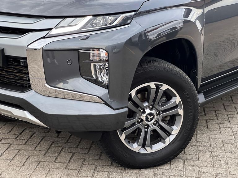 Mitsubishi L200 Triton Sport HPE-S 2.4 CD Dies. Aut
