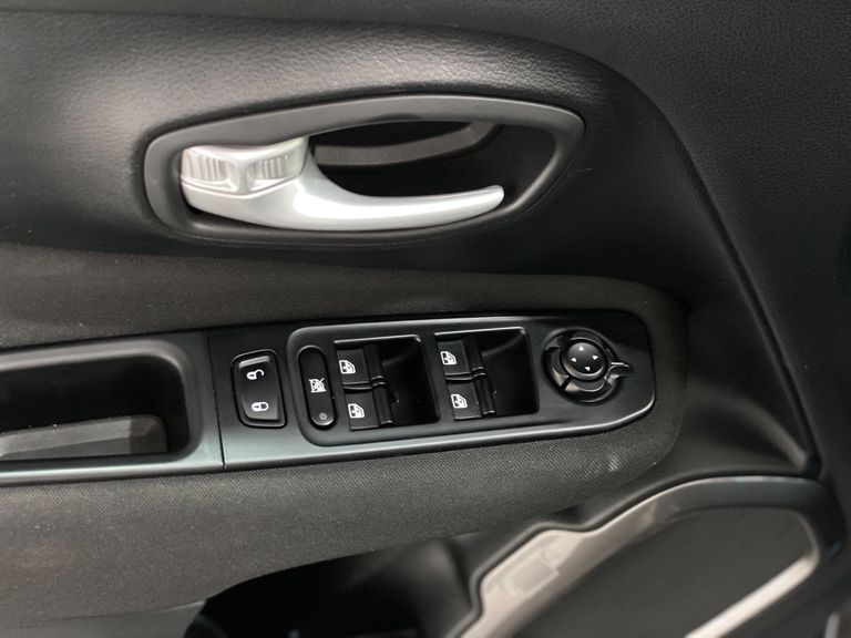 Jeep Renegade Sport T270 1.3 TB 4x2 Flex Aut.