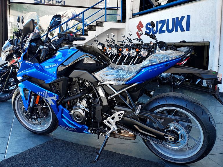 SUZUKI GSX-8R