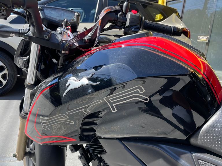 DAFRA APACHE RTR 200cc