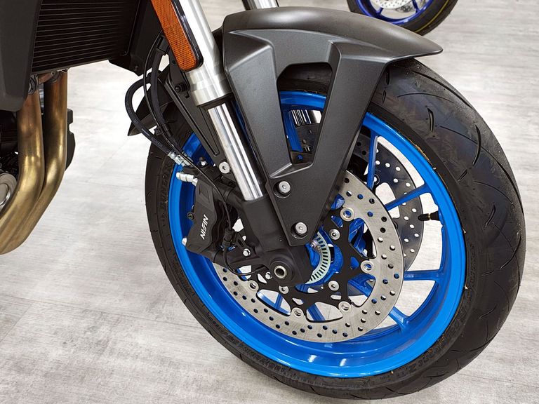 SUZUKI GSX-8S