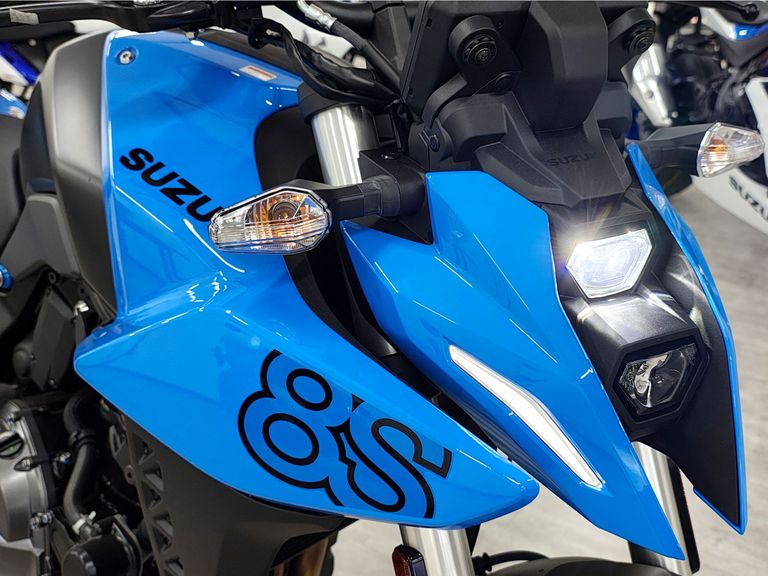 SUZUKI GSX-8S