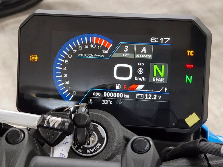 SUZUKI GSX-8S