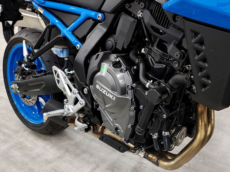 SUZUKI GSX-8S