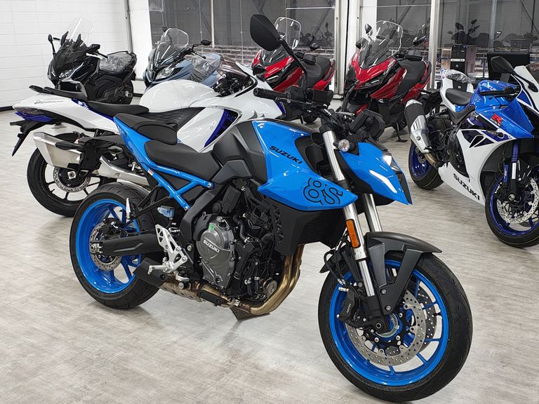 SUZUKI GSX-8S