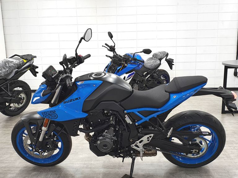 SUZUKI GSX-8S