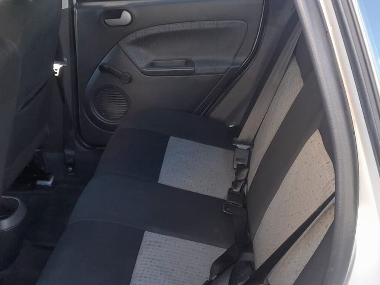 Ford Fiesta Sedan SE 1.6 8V Flex 4p
