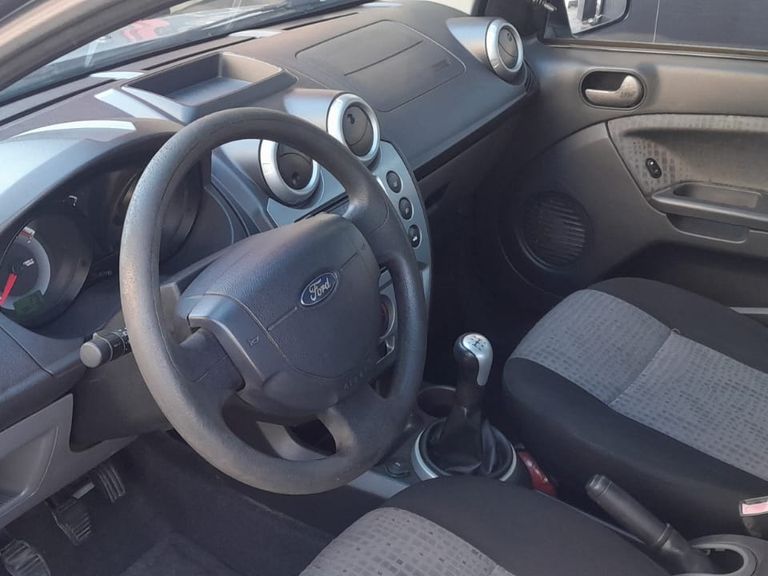 Ford Fiesta Sedan SE 1.6 8V Flex 4p