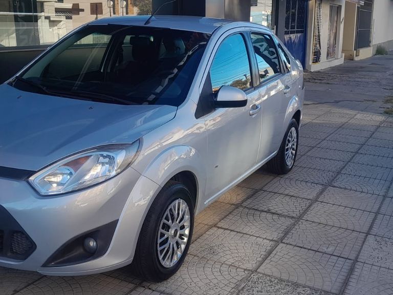 Ford Fiesta Sedan SE 1.6 8V Flex 4p