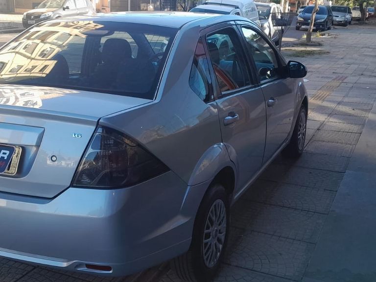 Ford Fiesta Sedan SE 1.6 8V Flex 4p