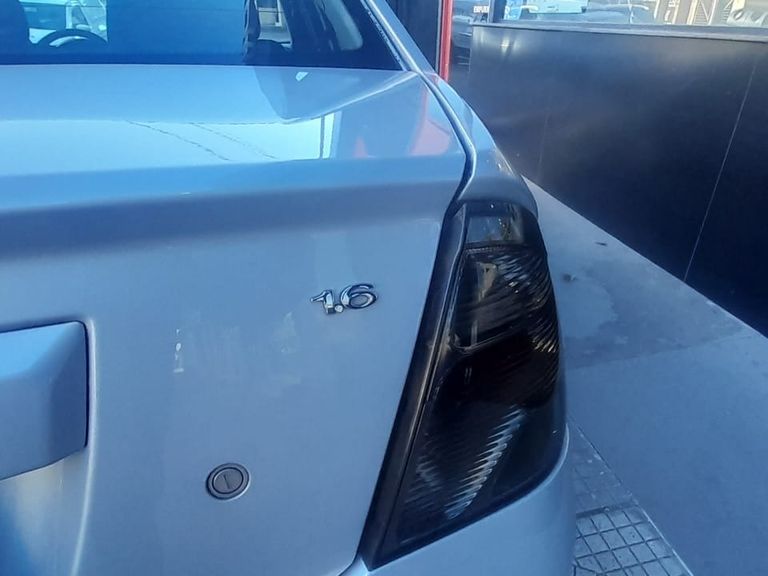 Ford Fiesta Sedan SE 1.6 8V Flex 4p