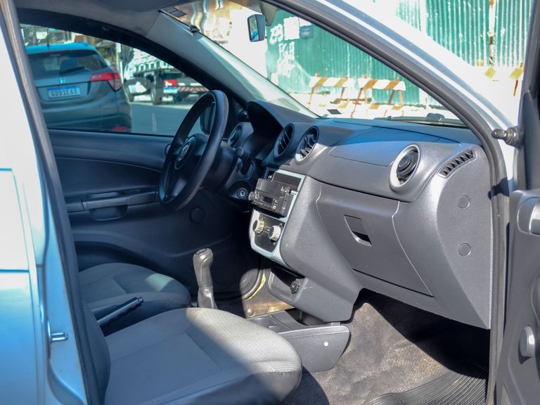 VolksWagen Gol (novo) 1.0 Mi Total Flex 8V 4p