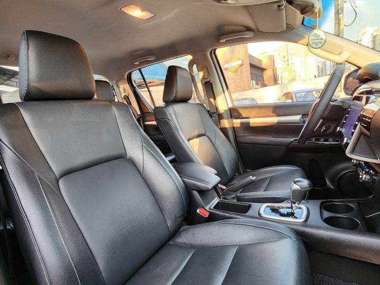 Toyota Hilux CD SRV 4x4 2.8 TDI Diesel Aut.