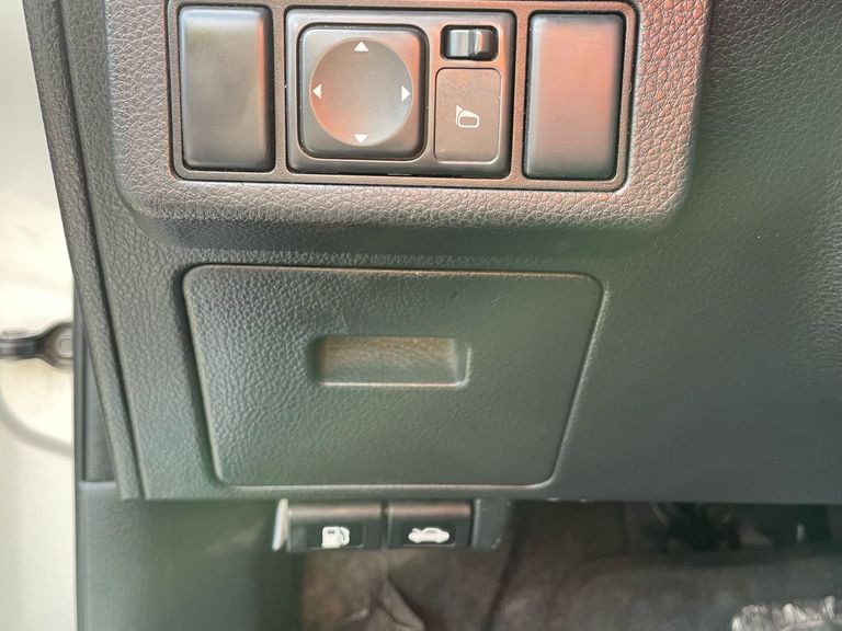 Nissan TIIDA SL 1.8/1.8 Flex 16V Aut.