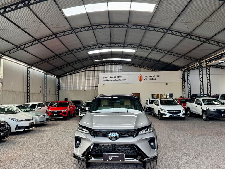 Toyota Hilux SW4 Diamond 2.8 TB 4x4 Die. Aut.