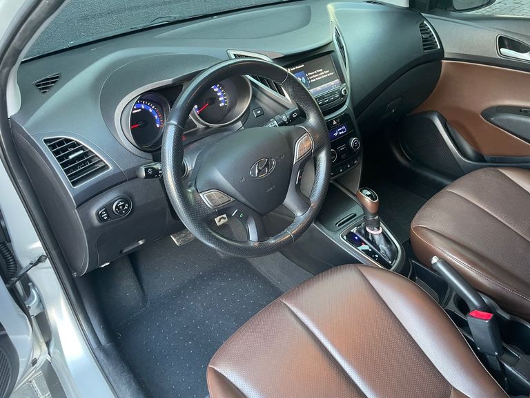 Hyundai HB20X Premium 1.6 Flex 16V Aut.