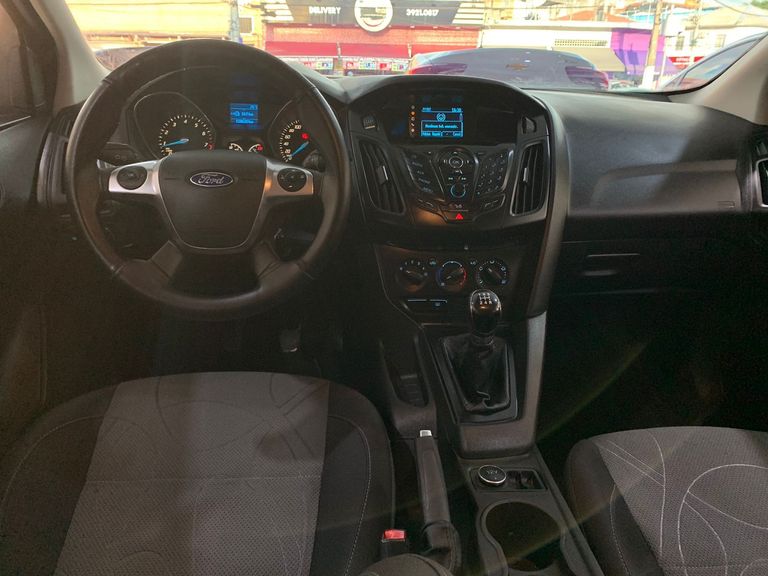Ford Focus 1.6 S/SE/SE Plus Flex 8V/16V  5p